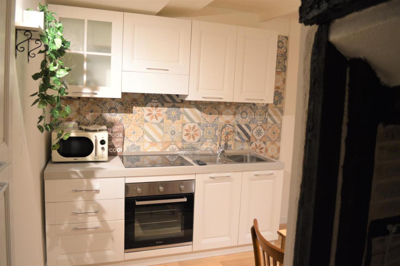 Domu 600 - Suite Mini Appartamento Cagliari Centro Storico Exteriör bild