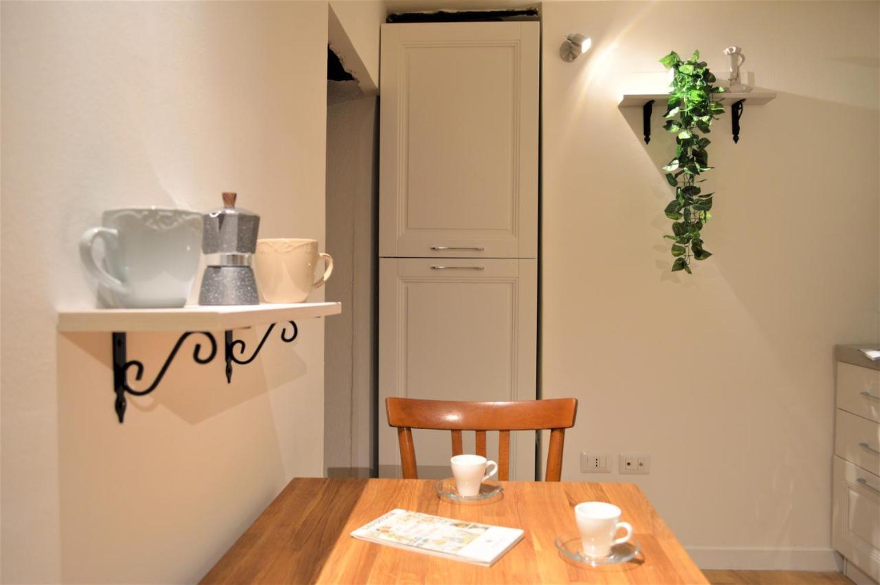 Domu 600 - Suite Mini Appartamento Cagliari Centro Storico Exteriör bild
