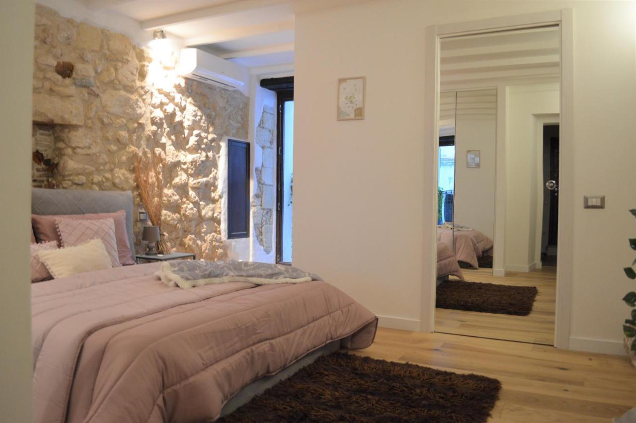 Domu 600 - Suite Mini Appartamento Cagliari Centro Storico Exteriör bild