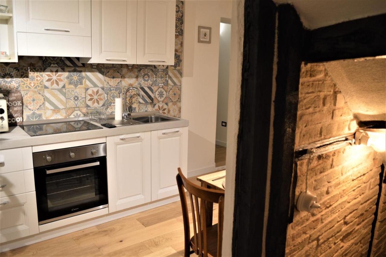 Domu 600 - Suite Mini Appartamento Cagliari Centro Storico Exteriör bild