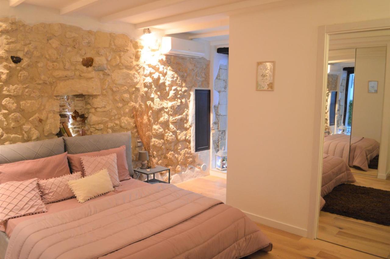 Domu 600 - Suite Mini Appartamento Cagliari Centro Storico Exteriör bild