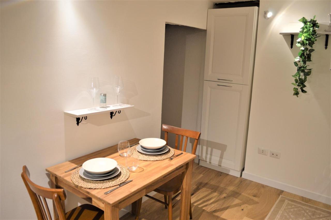 Domu 600 - Suite Mini Appartamento Cagliari Centro Storico Exteriör bild