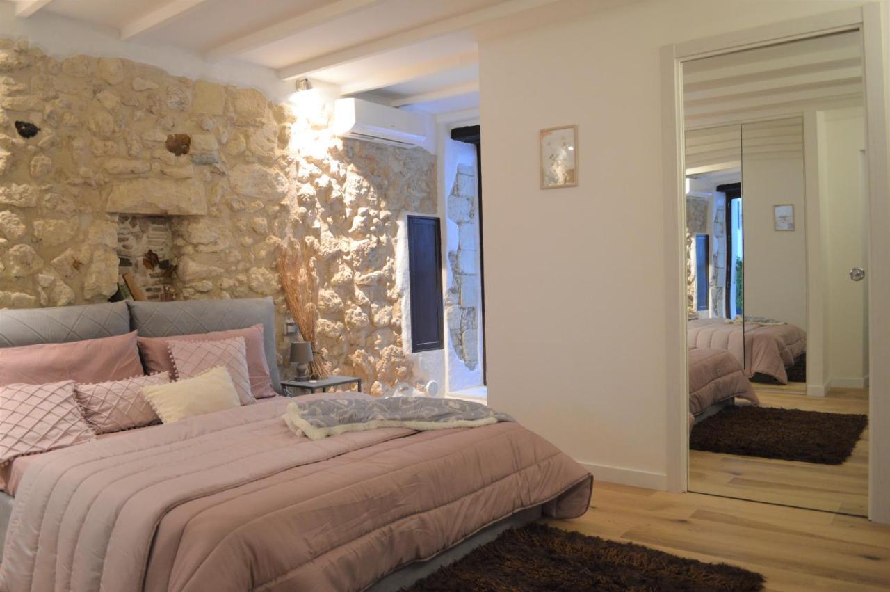 Domu 600 - Suite Mini Appartamento Cagliari Centro Storico Exteriör bild