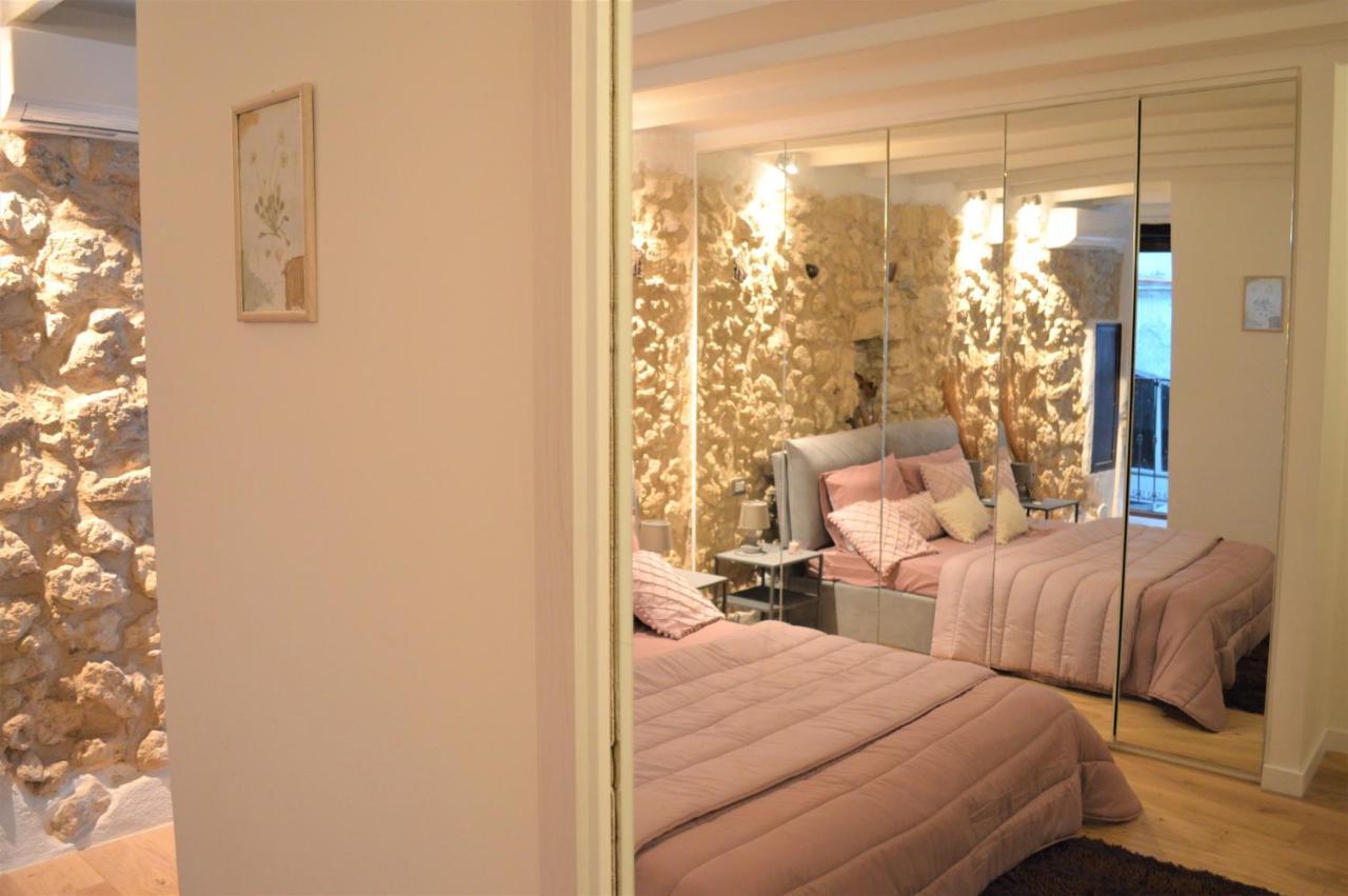 Domu 600 - Suite Mini Appartamento Cagliari Centro Storico Exteriör bild