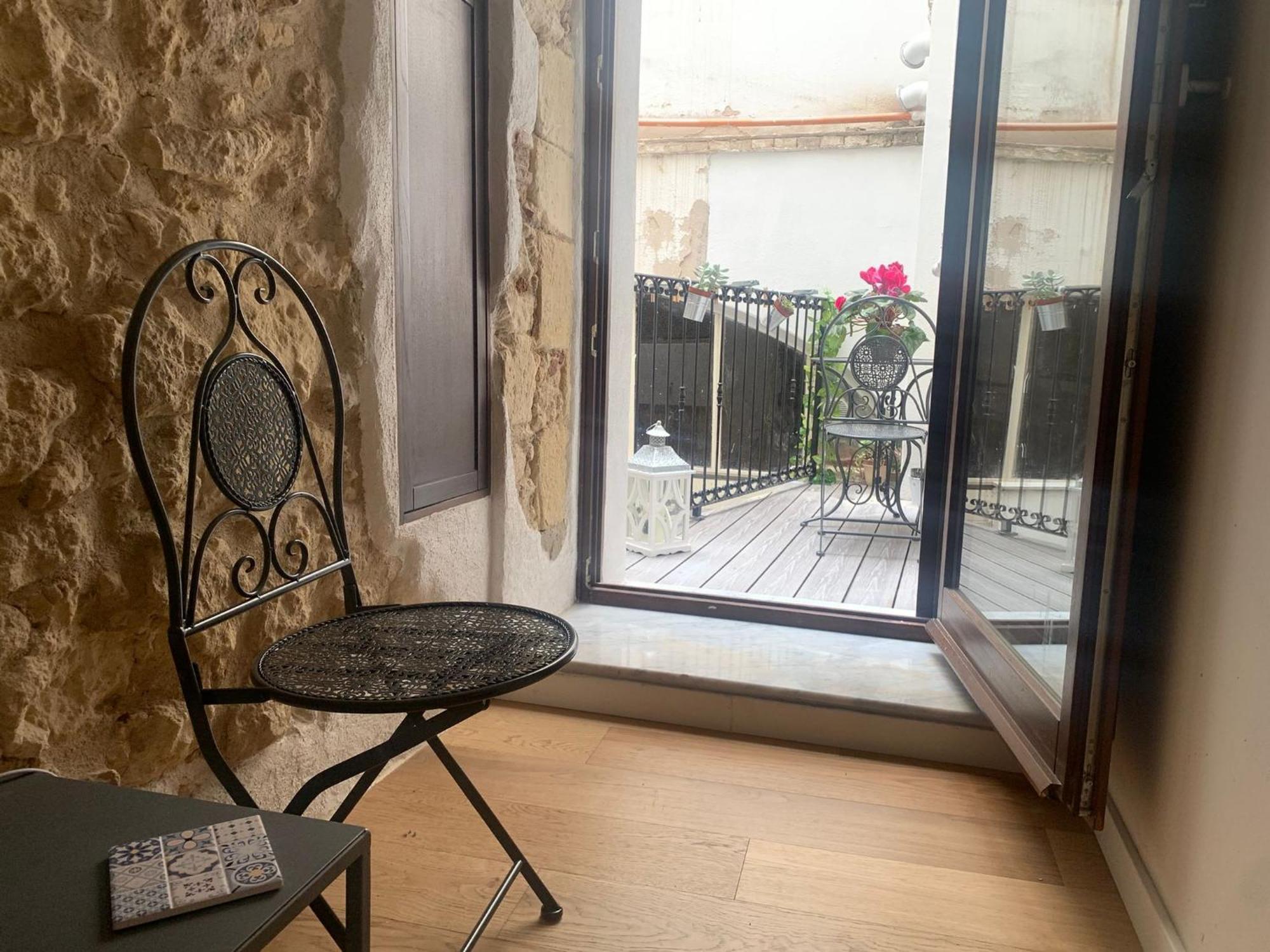 Domu 600 - Suite Mini Appartamento Cagliari Centro Storico Exteriör bild